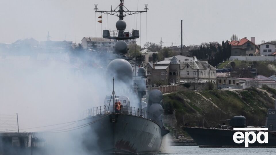 Один из кораблей РФ, вероятно, был атакован
