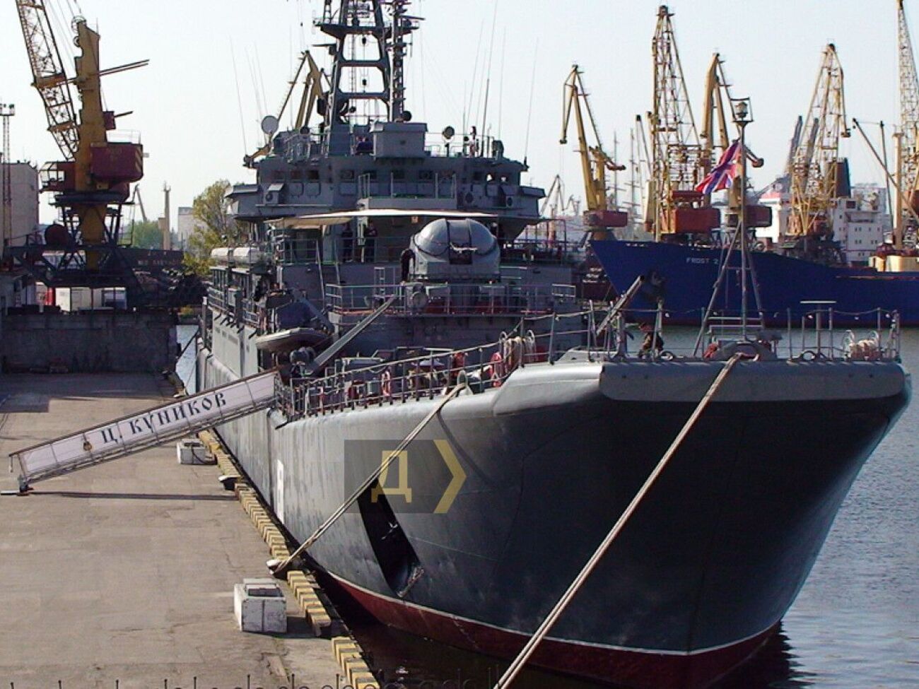 Подбитое судно находилось у берегов Алупки
