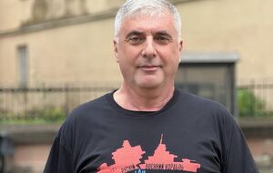 В Украине идет общественная дискуссия вокруг мобилизации и более жестких правил призыва. Такие дискуссии есть в любой воюющей демократической стране