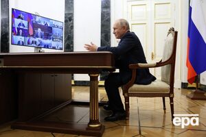 Путин приказал подогнать под него мебель в кабинете, рассказала Максакова