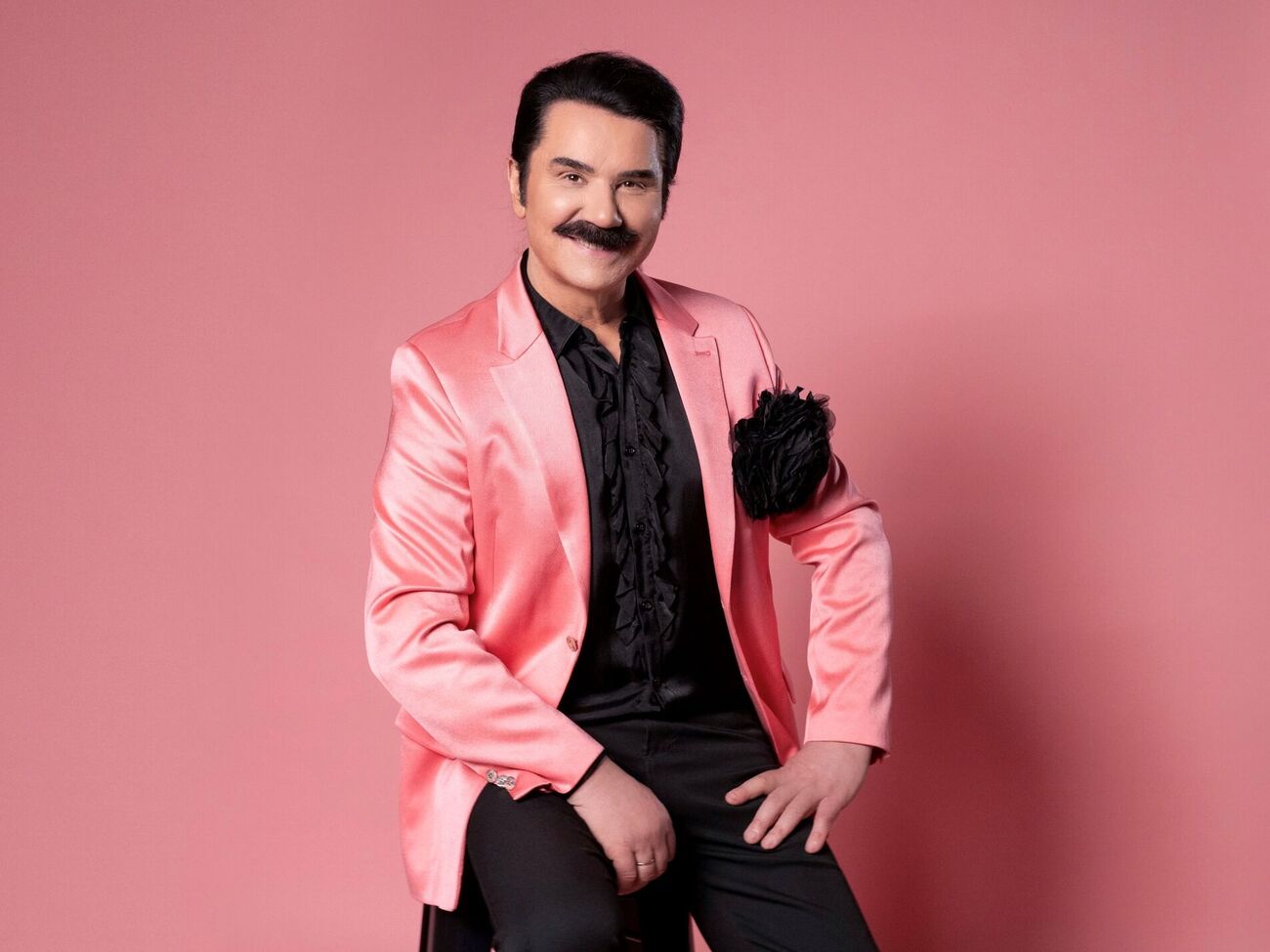 Зибров: Для меня честь петь эту песню и посвятить ее своей любимой жене Маринке