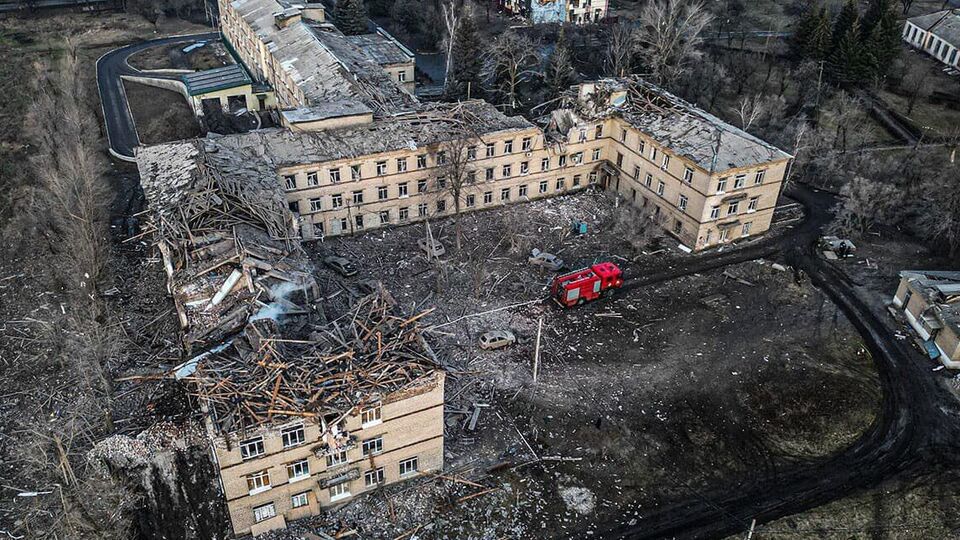 Замість "полігону" росіяни вдарили ракетами по лікарні в Селидовому, вбивши мирних жителів