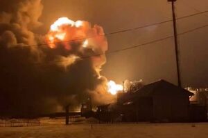 Пожар на нефтебазе в Курской области, по версии оккупантов, возник после удара украинского беспилотника