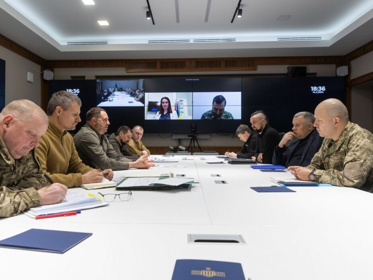 Крім Єрмака, у нараді щодо укладення угод про безпекові гарантії для України взяли участь представники ОП, СБУ, МЗС, Мінстратегпрому