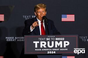 Трамп (на фото) заявив, що Байден нібито "збирається віддати" Україну Путіну