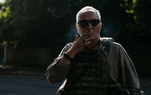 Хтось кричить: "Не смійте дорікати людям, які вирішили лишитися в обстрілюваних містах і селах! Це їхній вибір!" – Я кажу: "Дорікайте, говоріть про це весь час. Доки живі їхні діти"