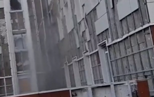 Здание мэрии Энергодара, которое заняли оккупанты, получило повреждение в результате удара беспилотником