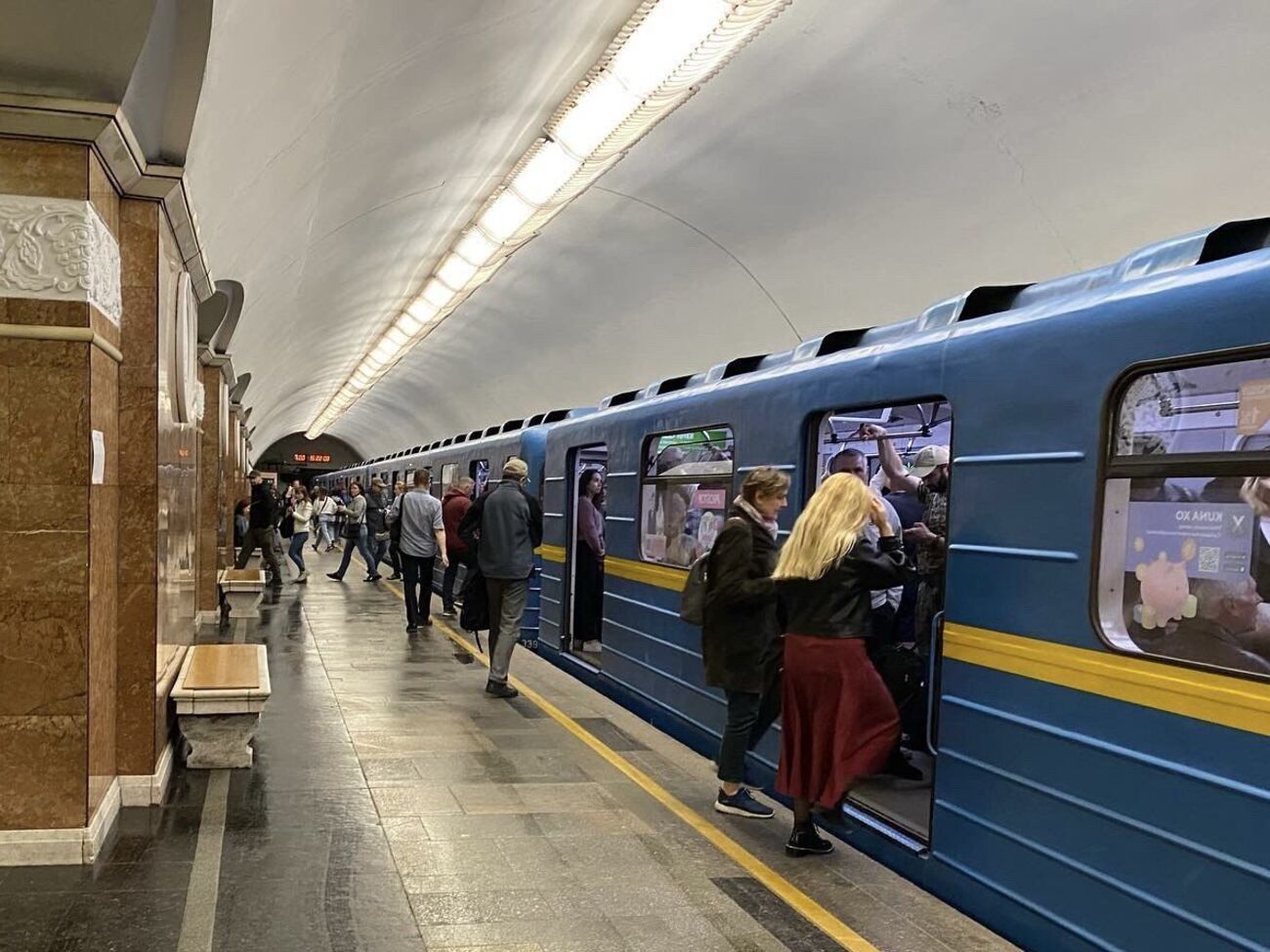 В Україні й надалі знижується частка тих, хто вважає, що справи в країні розвиваються у правильному напрямі