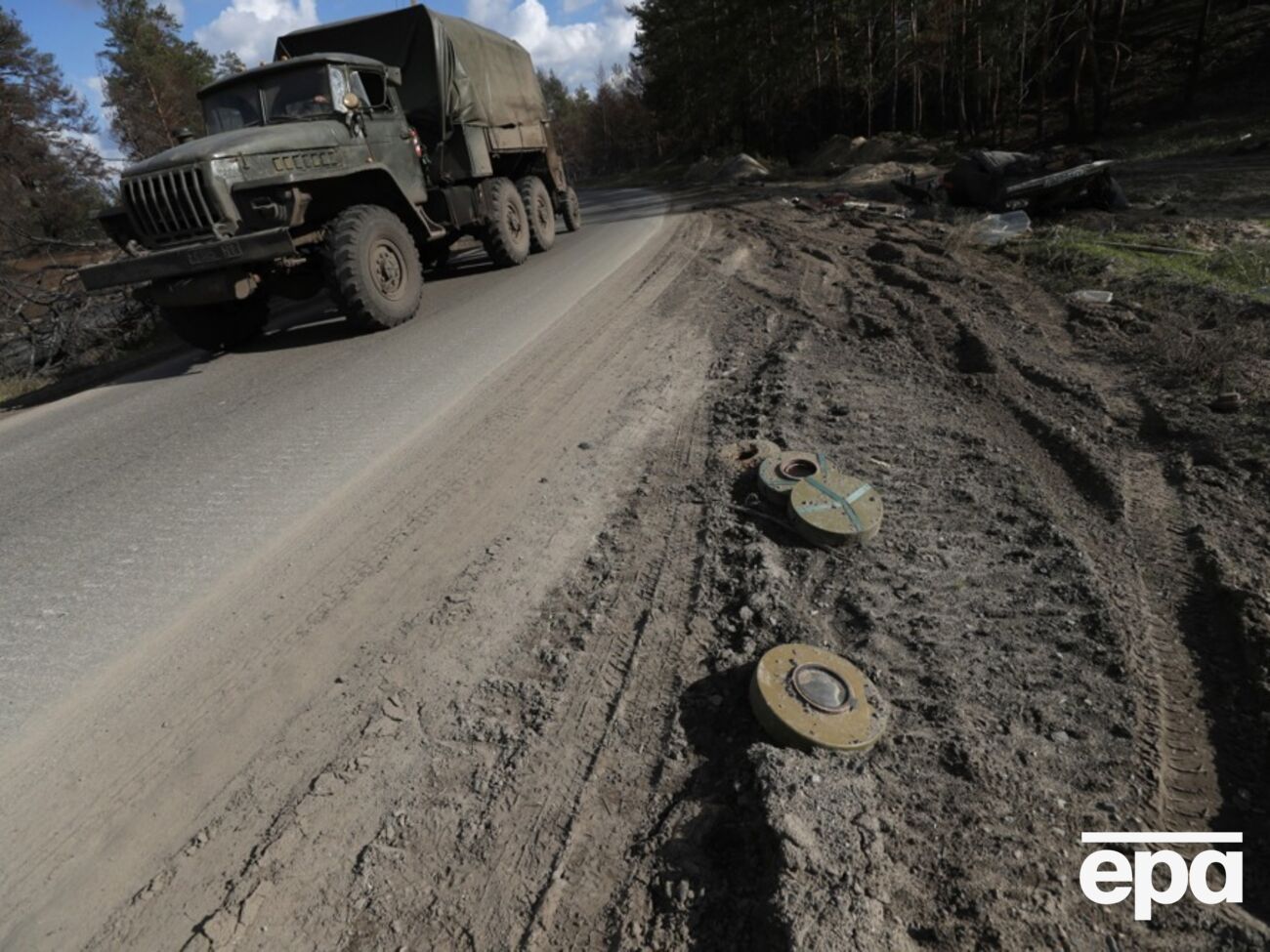 Венгрия поможет разминировать территорию Украины