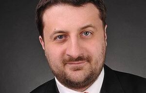 СБУ сообщила о подозрении Дерипаске и задержала его украинских топ-менеджеров. Служба не в первый раз сажает тех, кто работал на российский ВПК