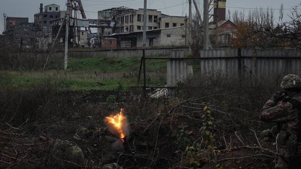 У районі Авдіївського коксохіму точаться бої, росіяни зазнають великих втрат, незважаючи на свою підступність, заявив Тарнавський