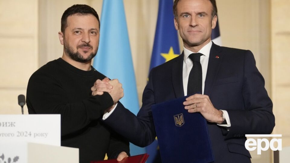 Франція додатково виділить до €3 млрд військової допомоги Україні у 2024 році, зазначив Макрон на спільній пресконференції із Зеленським