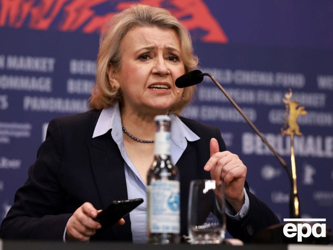 Сигнал тривоги пролунав тоді, коли журналісти запитали Забужко про повномасштабну війну країни-агресора РФ проти України