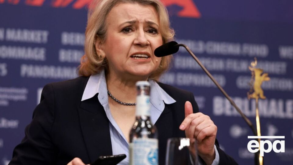 Сигнал тривоги пролунав тоді, коли журналісти запитали Забужко про повномасштабну війну країни-агресора РФ проти України