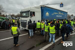 Больше всего транспорта скопилось в КПП "Краковец" и "Ягодин"