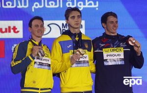 В Катаре Бухов (по центру) впервые в карьере вышел в финал ЧМ по плаванию – и победил