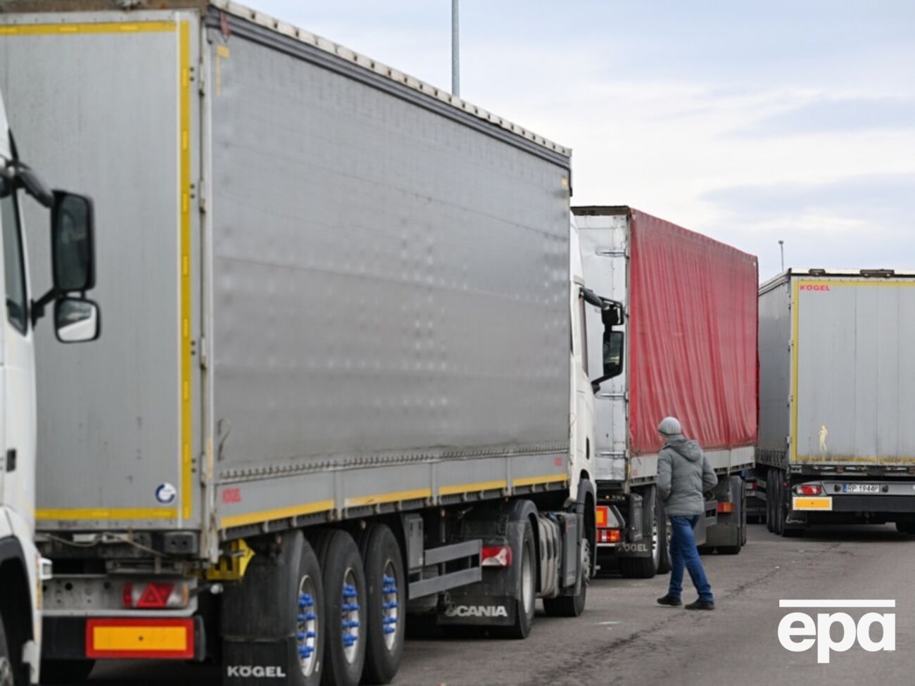 Поляки блокируют украинские грузовики с ноября 2023 года