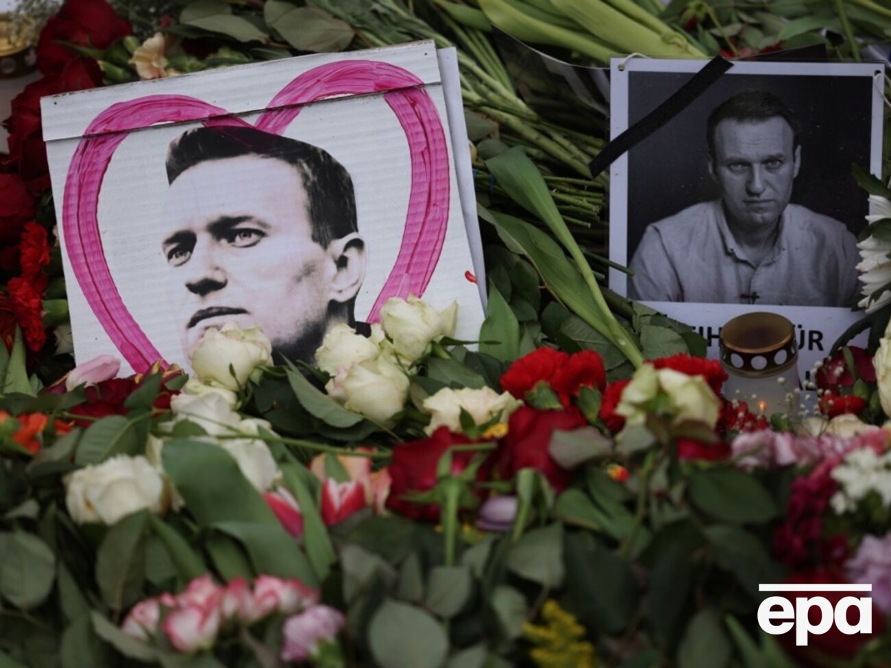 Російська влада переховує тіло Навального, кажуть у його оточенні