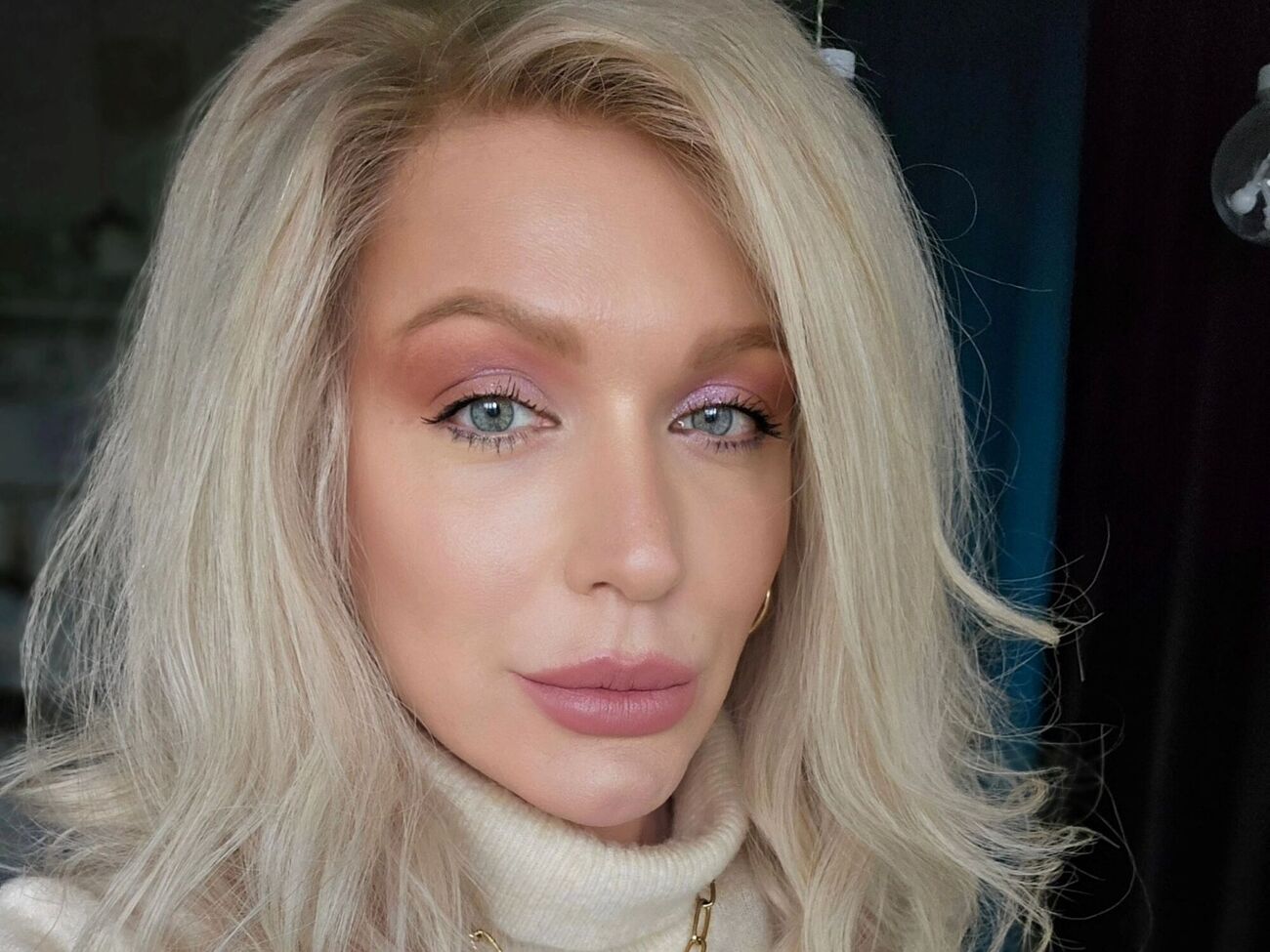 Монро: Когда ты трансгендерный человек, ты должен соответствовать какому-то образу. И в этом проблема