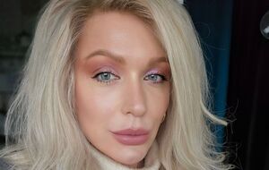 Монро: Когда ты трансгендерный человек, ты должен соответствовать какому-то образу. И в этом проблема