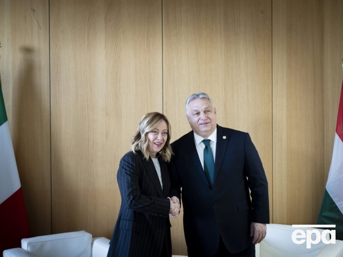 Мелоні кілька місяців умовляла Орбана погодитися на допомогу Україні, пишуть ЗМІ