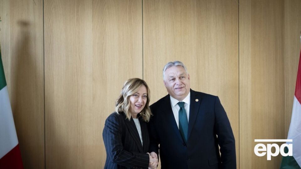Мелони несколько месяцев уговаривала Орбана согласиться на помощь Украине, пишут СМИ