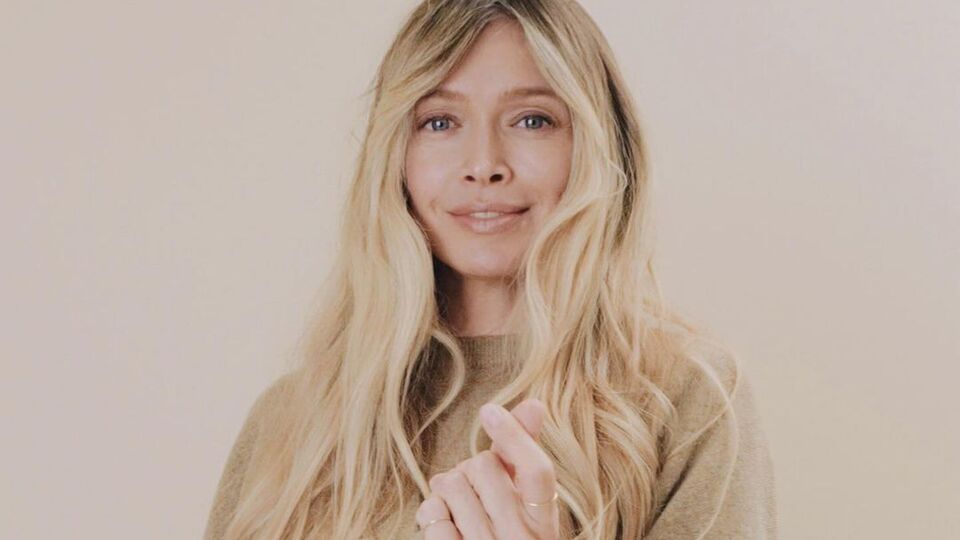 Брежнева показала модный образ