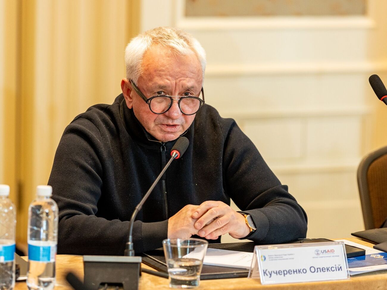 Алексей Кучеренко подчеркнул, что государство должно вмешаться и разработать механизмы защиты населения от таких ситуаций