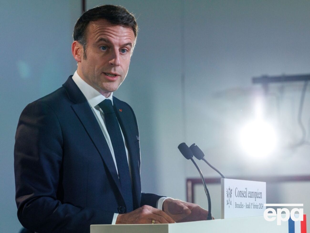 Макрон засудив боягузливих російських окупантів, які вбили волонтерів із Франції в Бериславі