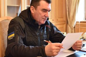 Данилов призвал не обсуждать уход Залужного без подписанного указа