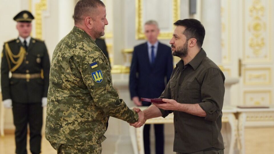 У Белого дома была возможность призвать Зеленского пересмотреть свое решение об отставке Залужного, написала WP