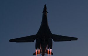 США завдали ударів, використовуючи численні літаки, зокрема дальні бомбардувальники, які вилетіли зі Сполучених Штатів, зазначили в Центркомі