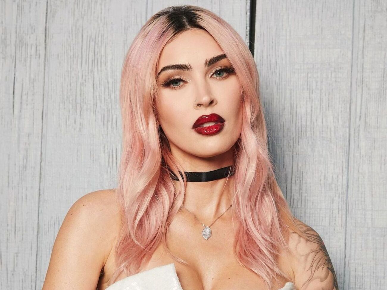 После огласки Меган Фокс попыталась оправдаться, заявив, что не то имела в виду