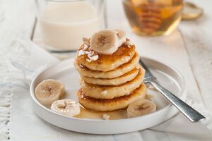 Основной ингредиент этих панкейков - банан
