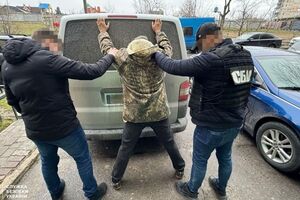 СБУ задержала подозреваемого в собственном доме