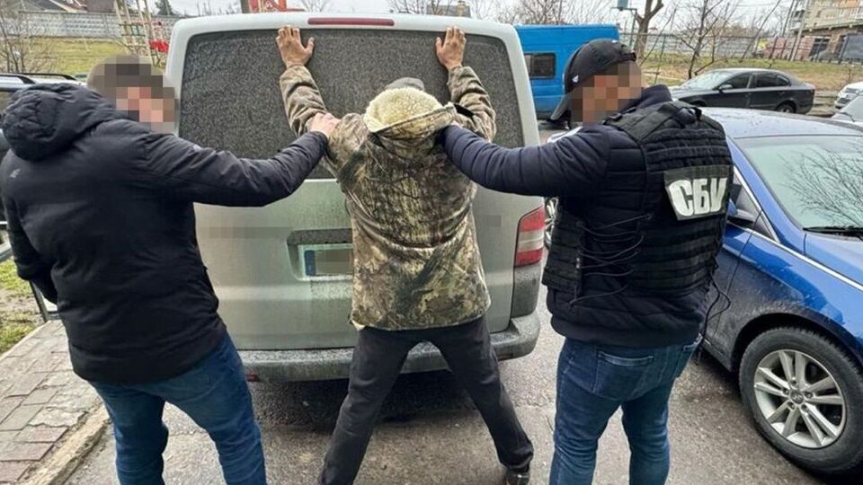 СБУ затримала підозрюваного у власному будинку