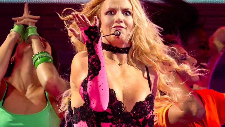 Команда Спирс выступает против ее новых отношений