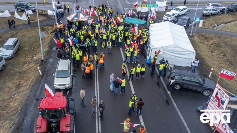 Організатори обіцяли, що акція протесту триватиме щонайменше до 10 березня