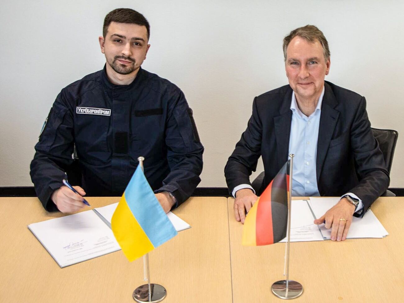 Меморандум подписали гендиректор "Укроборонпрома" Сметанин и управляющий директор MBDA Deutschland Готтшильд