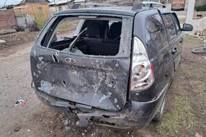 В результате атак оккупантов в Никопольском районе повреждены жилые дома, хозпостройки, автомобили, ЛЭП, газопровод, отметили в прокуратуре