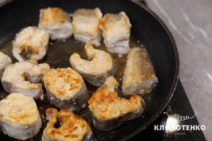 Подавать рыбу нужно теплой