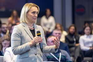 Отношение к различным составляющим помощи Украине в Конгрессе США отличается, отметила Бринк