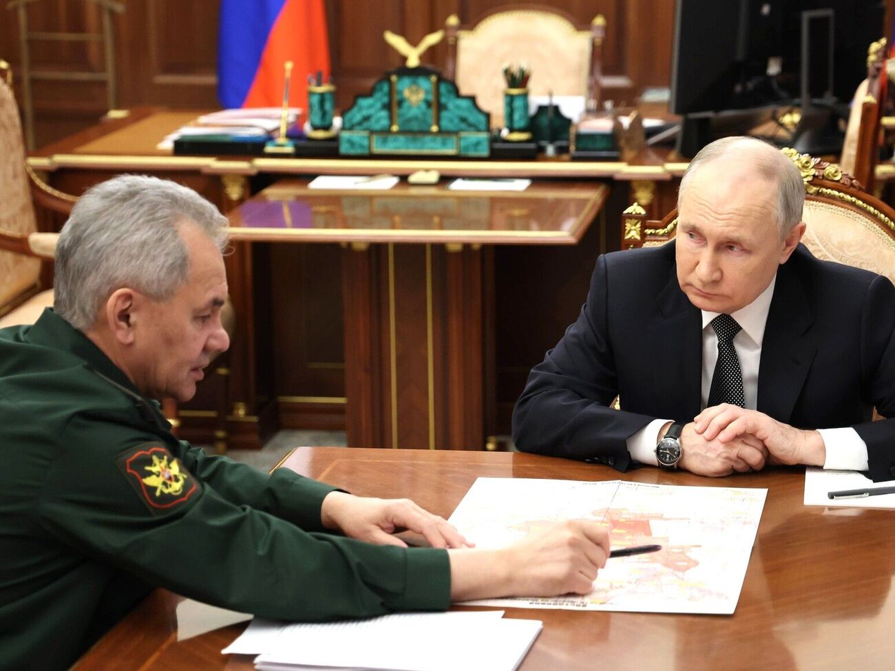 Шойгу 20 февраля доложил Путину о якобы "зачистке" населенного пункта Крынки