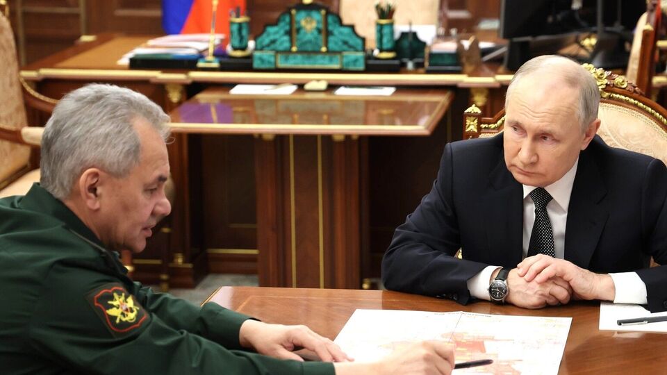 Шойгу 20 февраля доложил Путину о якобы "зачистке" населенного пункта Крынки