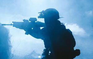 Окремі грані тризуба розміщуються в тіні, що символізує специфіку роботи українських військових розвідників, зазначили в ГУР