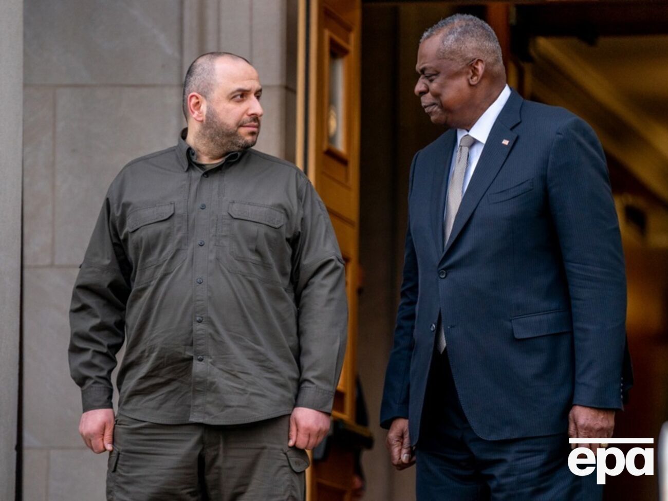 Умеров и Остин договорились "поддерживать тесный контакт"