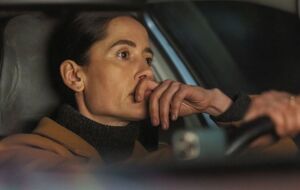 Головну роль у серіалі зіграла українська акторка Анастасія Карпенко