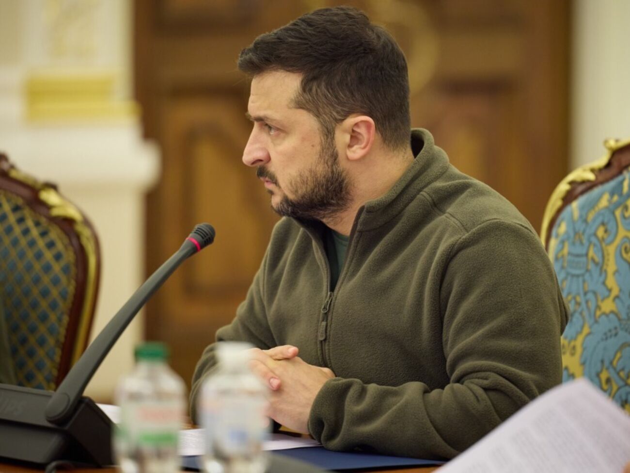 Зеленський 21 лютого провів першу з початку повномасштабної війни зустріч зі своєю фракцією "Слуга народу"