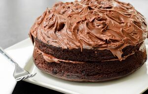 Масло для крема необходимо взбивать около шести минут