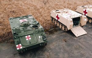 Эвакуаторы переданы в боевые подразделения, сообщили в Минобороны